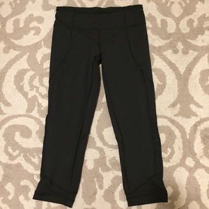 Lululemon ruffled detail cropped leggings 19”